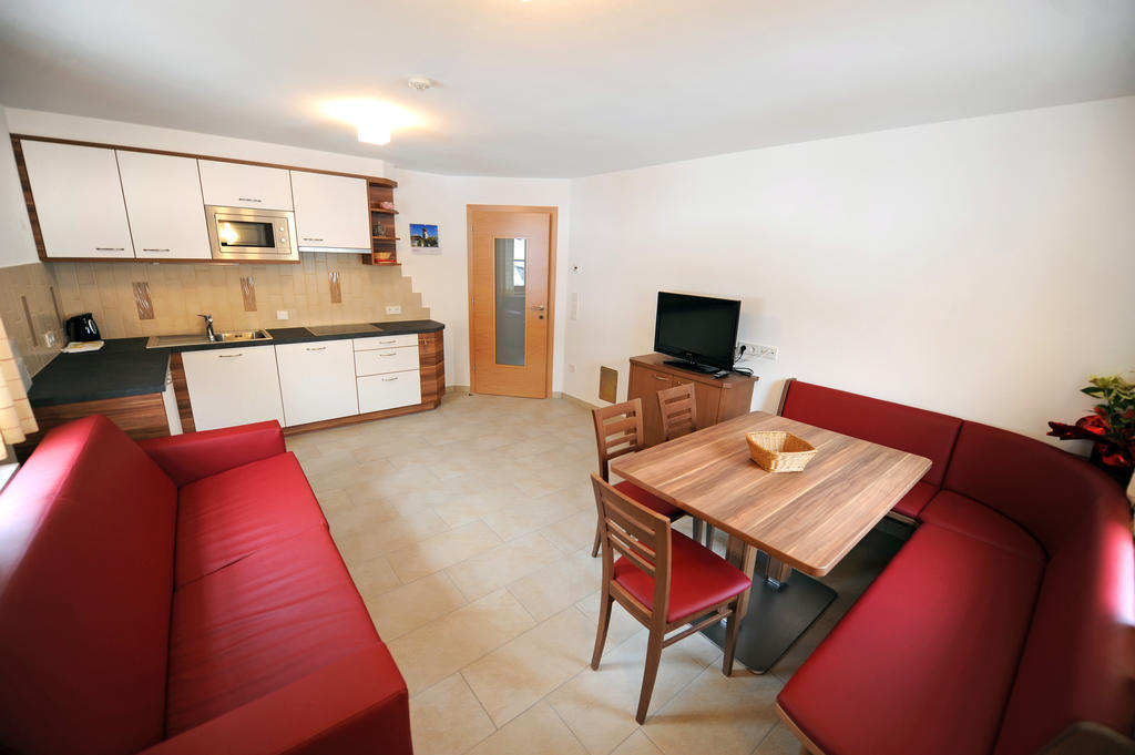 Apartments Restaurant Rusctlea Selva di Val Gardena Pokoj fotografie